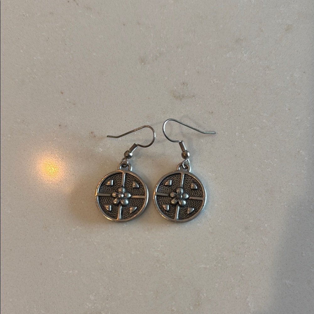Lois Hill silver flower disc Earrings